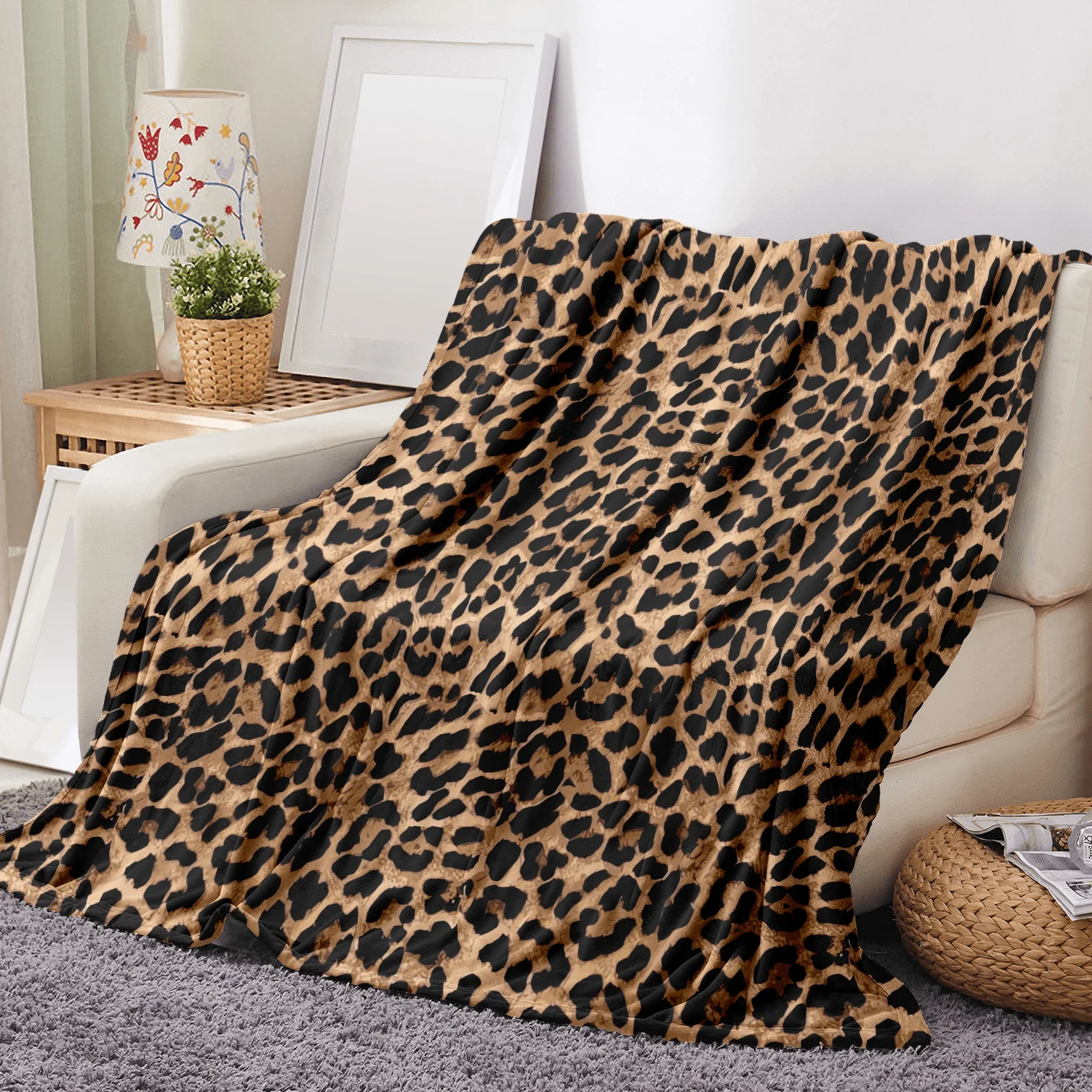 1pc Luxurious Leopard Print Flannel Blanket-Soft,Cozy & Hypoallergenic,Ideal for Sofa,Bed,Office, and Outdoor Use - Image 2