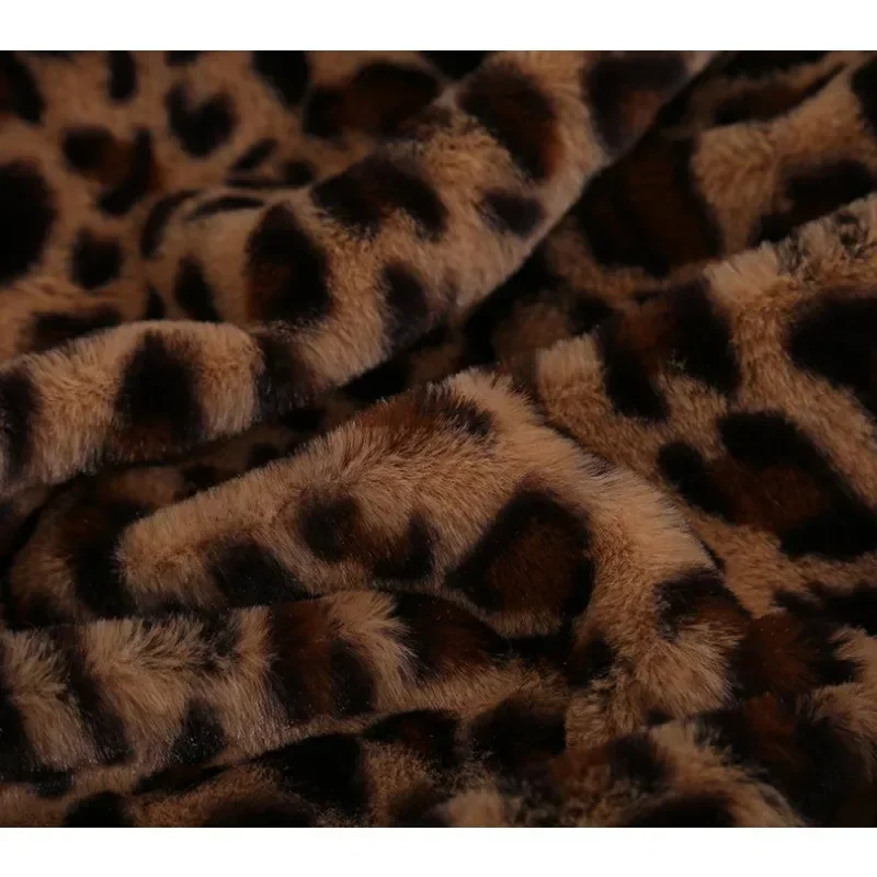 Imitation rabbit fur leopard print double-layer rest blanket,camping outdoor multi-functional throwing blanket,home sofa blanket - Image 2