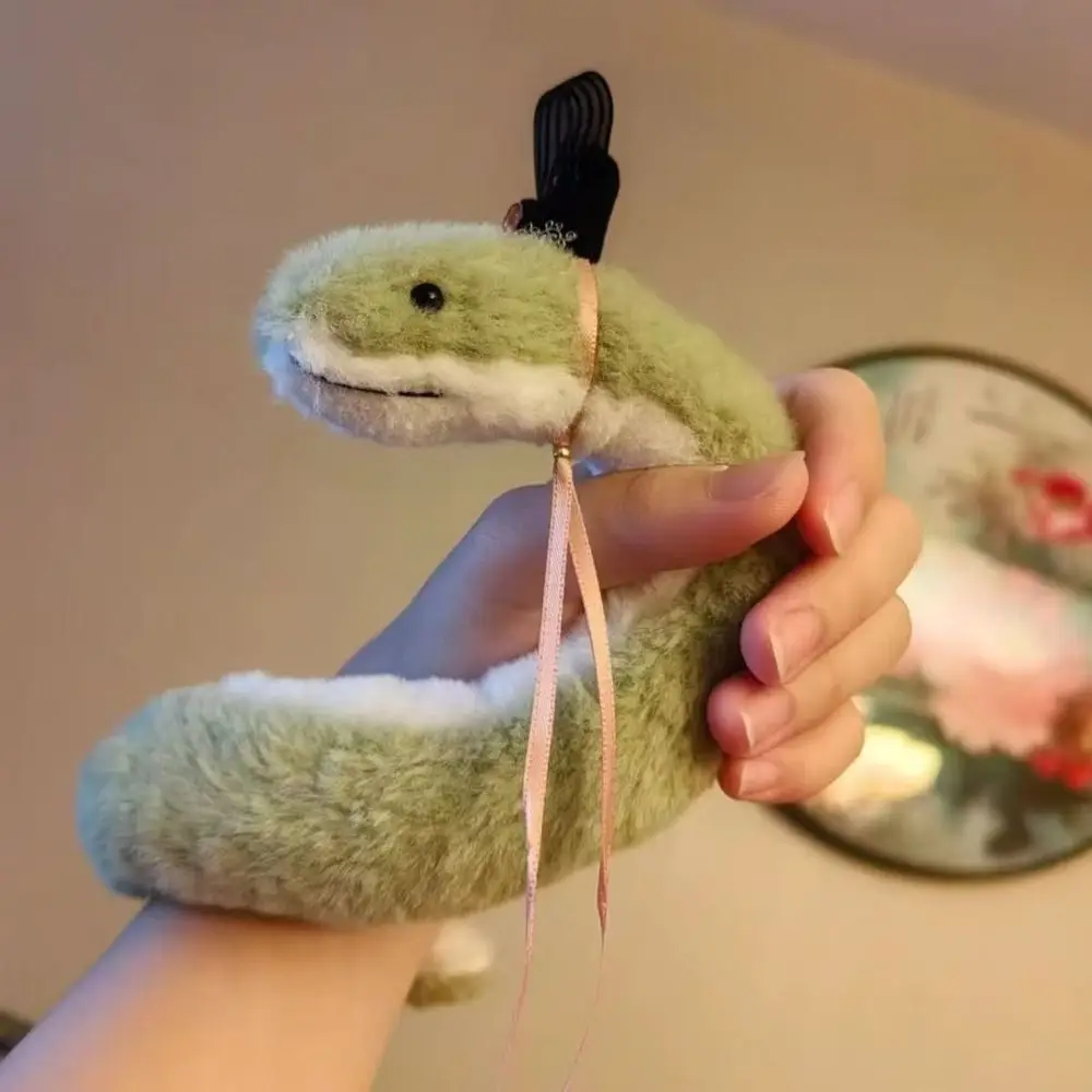 Plush Year of The Snake Plush Toy Little Snake Wrap Around Arm Snake Stuffed Plush Doll Comfort Cartoon Green Snake Animal Doll - Image 4