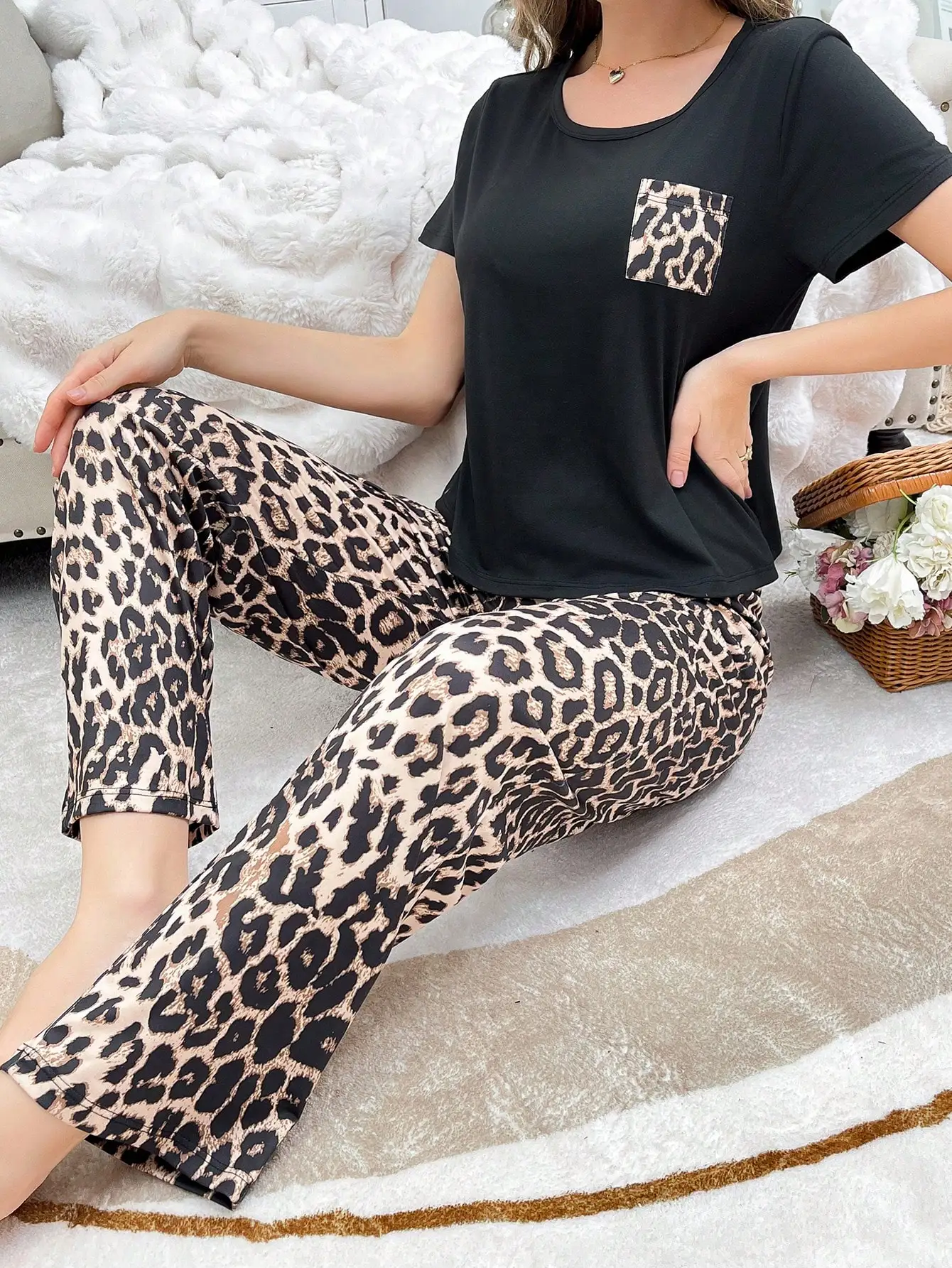 Women's Pajamas, Casual Leopard Print Comfortable Top with Pockets, Short Sleeves and Long Pants, Can Be Worn Outside, Loungewear Pajama Set - Image 4