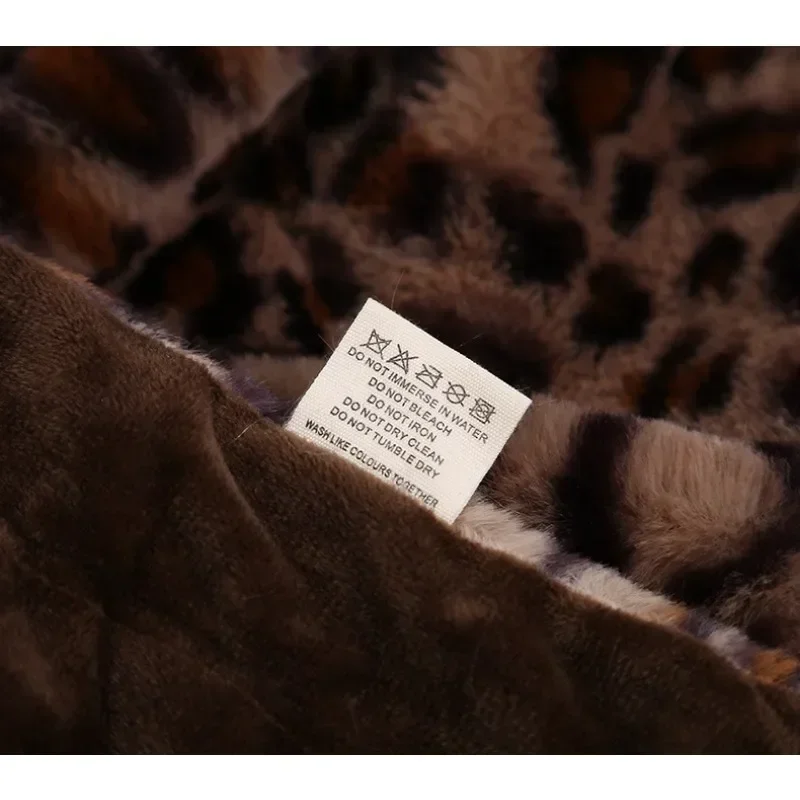 Imitation rabbit fur leopard print double-layer rest blanket,camping outdoor multi-functional throwing blanket,home sofa blanket - Image 3