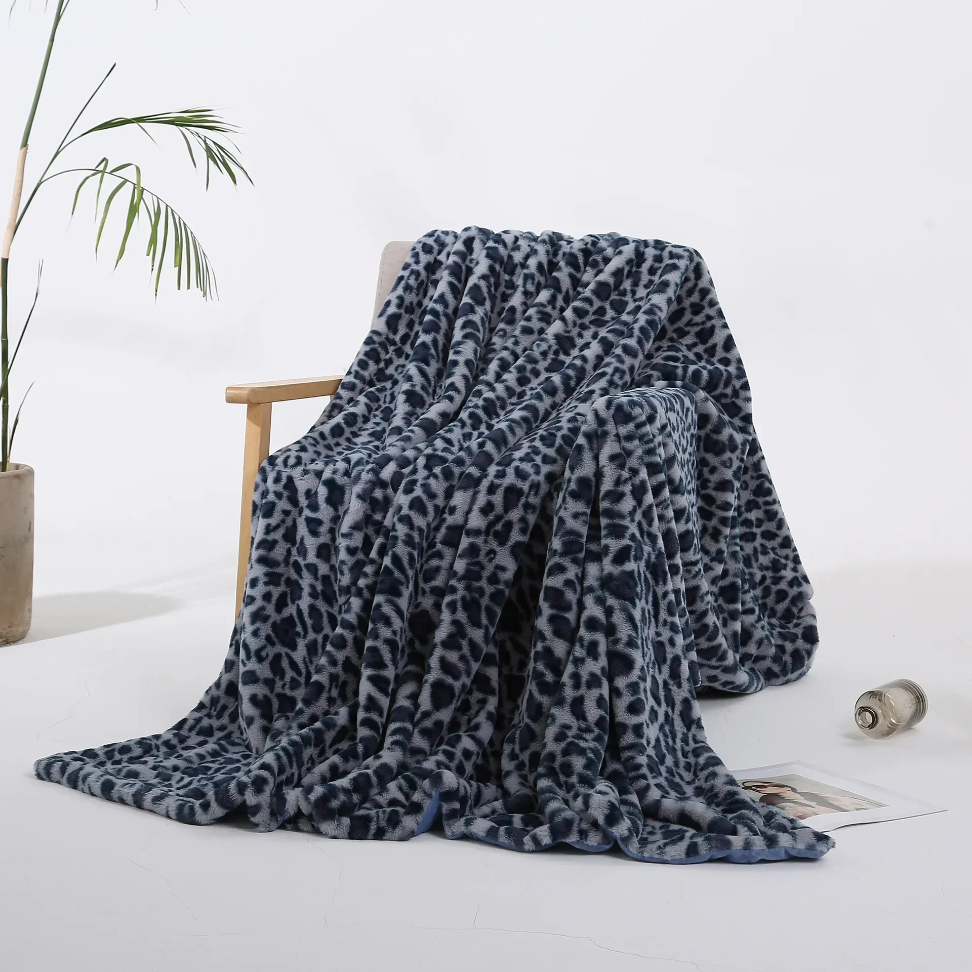 Imitation rabbit fur leopard print double-layer rest blanket,camping outdoor multi-functional throwing blanket,home sofa blanket - Image 7